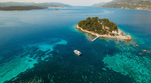 Korčula: boottocht langs de Rivièra