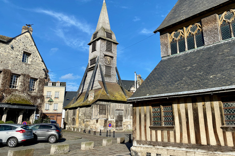 Visita privata con guida dal vivo di Mont Saint-Michel e Honfleur in MercedesPrivato Mont Saint-Michel, Honfleur da Parigi in Mercedes