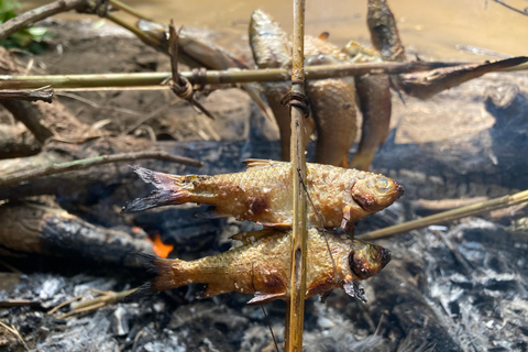 Vang Vieng: Local Fishing, Picnic & Kayaking Adventure