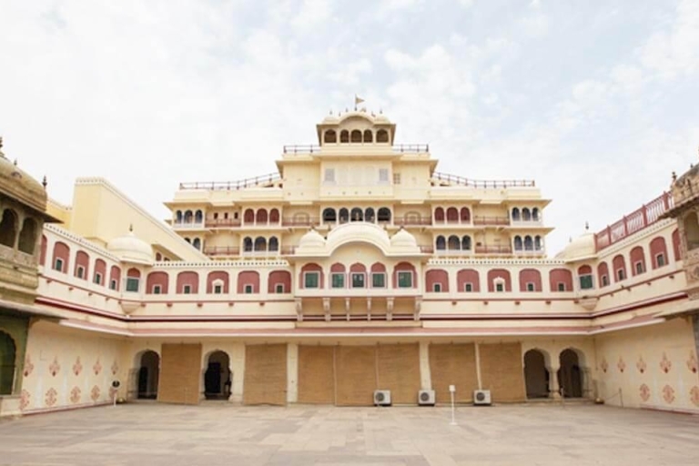 From Jaipur: Full day Jaipur tour with Tour Guide and Cab
