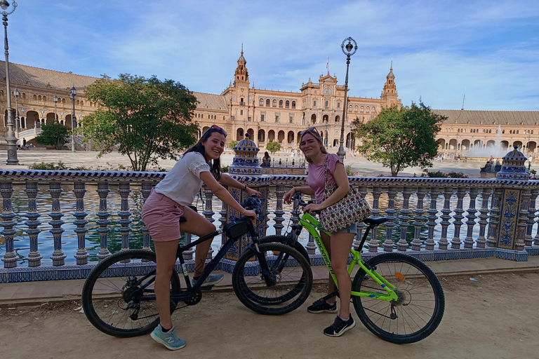 Tour de bicicleta de día por Sevilla histórica Tour de bicicleta por Sevilla histórica