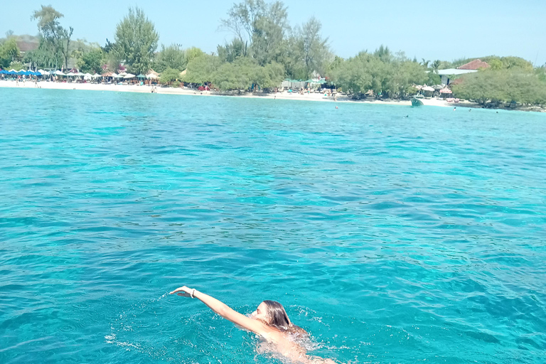 Lombok: 3 Gili Snorkeling Trip with Turtles, Statues & GoPro Starting from Lombok (Round trip Hotel transfer)