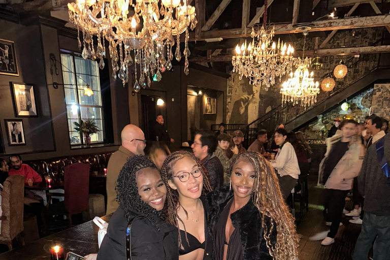 Miami: Bar Crawl guidato con sconti sulle bevande e ingresso al club