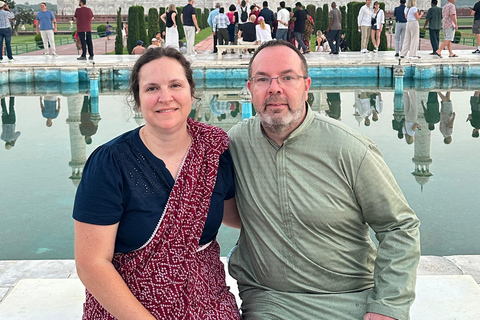 Delhi : excursion de 5 jours dans le Triangle d&#039;Or avec un guide germanophoneExcursion de 5 jours avec hébergement dans des hôtels 4 étoiles