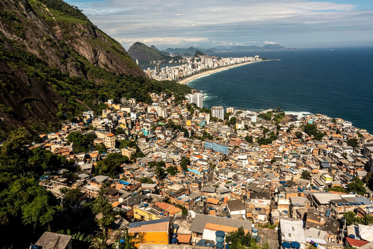 Rio de Janeiro: Morro Dois Irmãos Hike & Vidigal Favela Tour