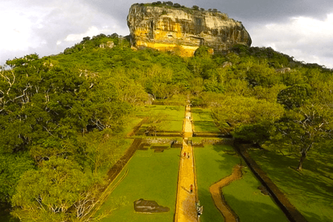 Private Guided Day Tour of Sigiriya & Dambulla