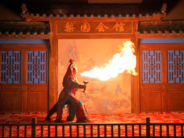 Chengdu: Sichuan Opera Show – Liyuan Theater