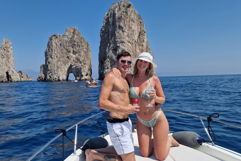 Giornata intera a Capri in barca di lusso