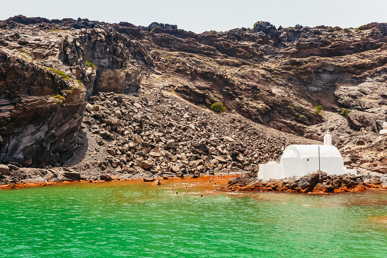 Santorini: rejs po wulkanie i gorących źródłach z kolacją o zachodzie słońca