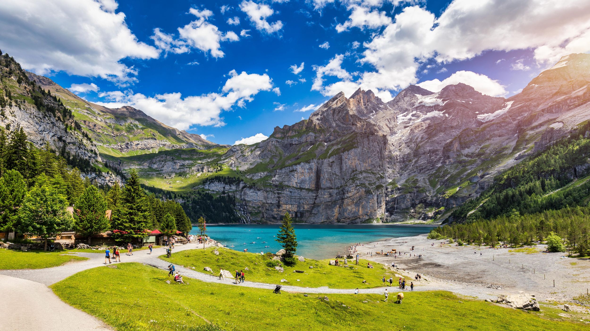 Ab Interlaken: Malerische Wandertour zum Oeschinensee