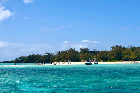 Grand Baie: Northern Isles Catamaran & Tropical BBQ