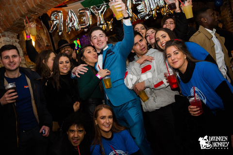 Praga: Pub Crawl com Open Bar e entrada VIP