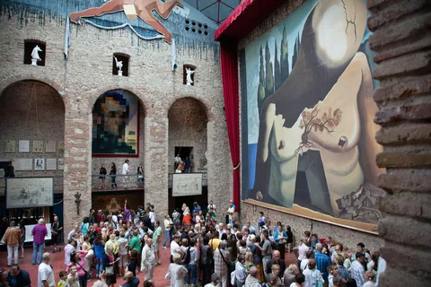 Maßgeschneidert aus Barcelona: Dalís Museum & Geburtshaus Tour