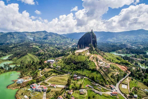 Medellin: Guatape el peñol med båt, frukost och lunch.