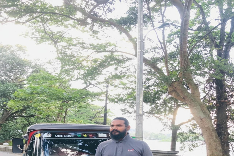 Kandy Heritage and Cultural Temple Tour