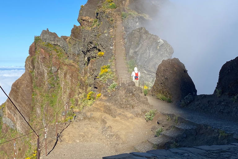 Madeira: Guided Peak Crossing: Pico do Arieiro to Pico Ruivo