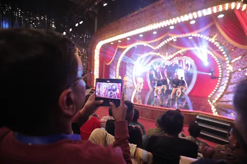 Mumbai: Filmcity Tour with Bollywood Park Entry Ticket