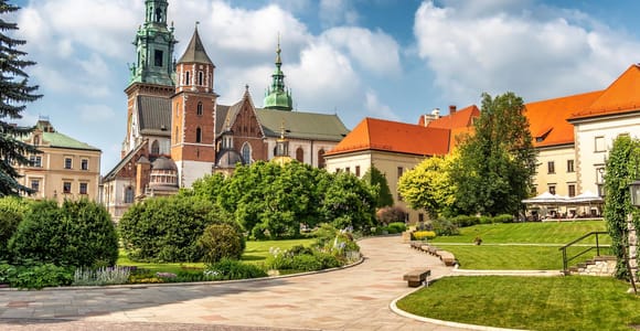 Wawel Castle Treasury & Armoury Skip the Line Private Tour
