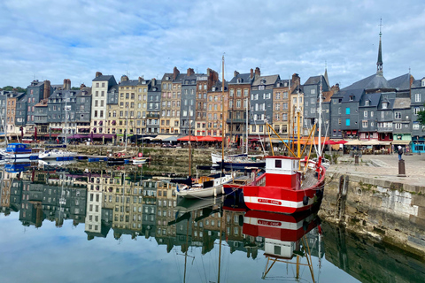 Visita privata con guida dal vivo di Mont Saint-Michel e Honfleur in MercedesPrivato Mont Saint-Michel, Honfleur da Parigi in Mercedes