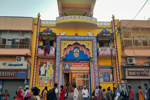 Varanasi: rejs o wschodzie słońca i wycieczka piesza