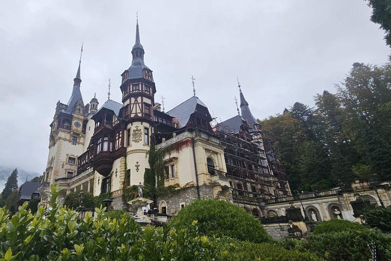Private Day Trip to Peles & Dracula Castle, Brasov Old Town