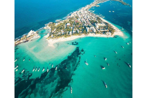 Excursion en catamaran de luxe à Isla Mujeres (déjeuner+transport)