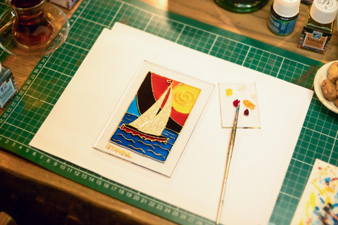 Istanbul: Traditional Stained Glass Painting Workshop