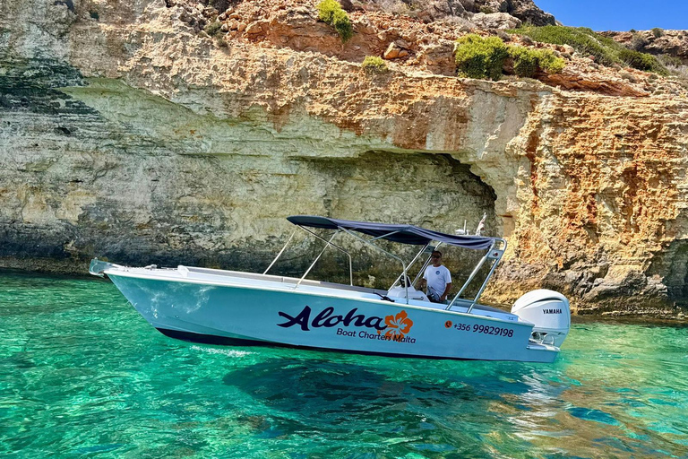 Comino: Blue & Crystal Lagoon Private Boat with Snorkeling