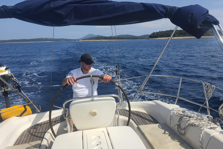 دوبروفنيك - جولة خاصة لمدة نصف يوم بالقارب الشراعي إلى جزر إلافيتي