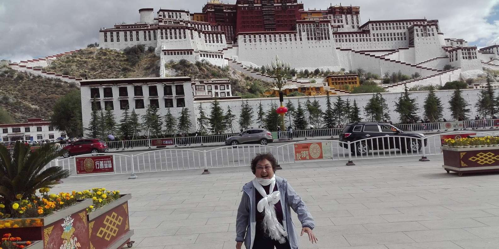 Tibet's Allure: A New Zealand Traveler's Ticket to Serenity - Exploring Lhasa