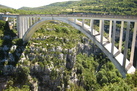 Alpes selvagens, Canyon de Verdon, vilarejo de Moustiers, campos de lavanda