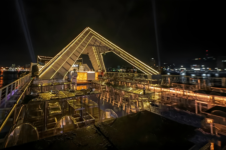 Pattaya: Oosterse Carnaval Dinner Cruise Cabaret Show BuffetOriental Princess Haïtiaanse Rendez-Vous VIP zitplaatsen