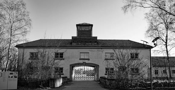 Early Start Dachau Memorial & Town: Guided Half-Day Tour