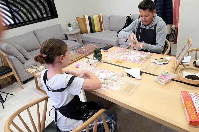Kyoto: Mochi dessert Making & Tea Tasting Workshop