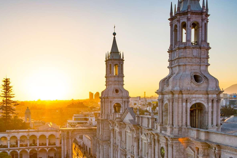 Walking tour of the historic center of Arequipa