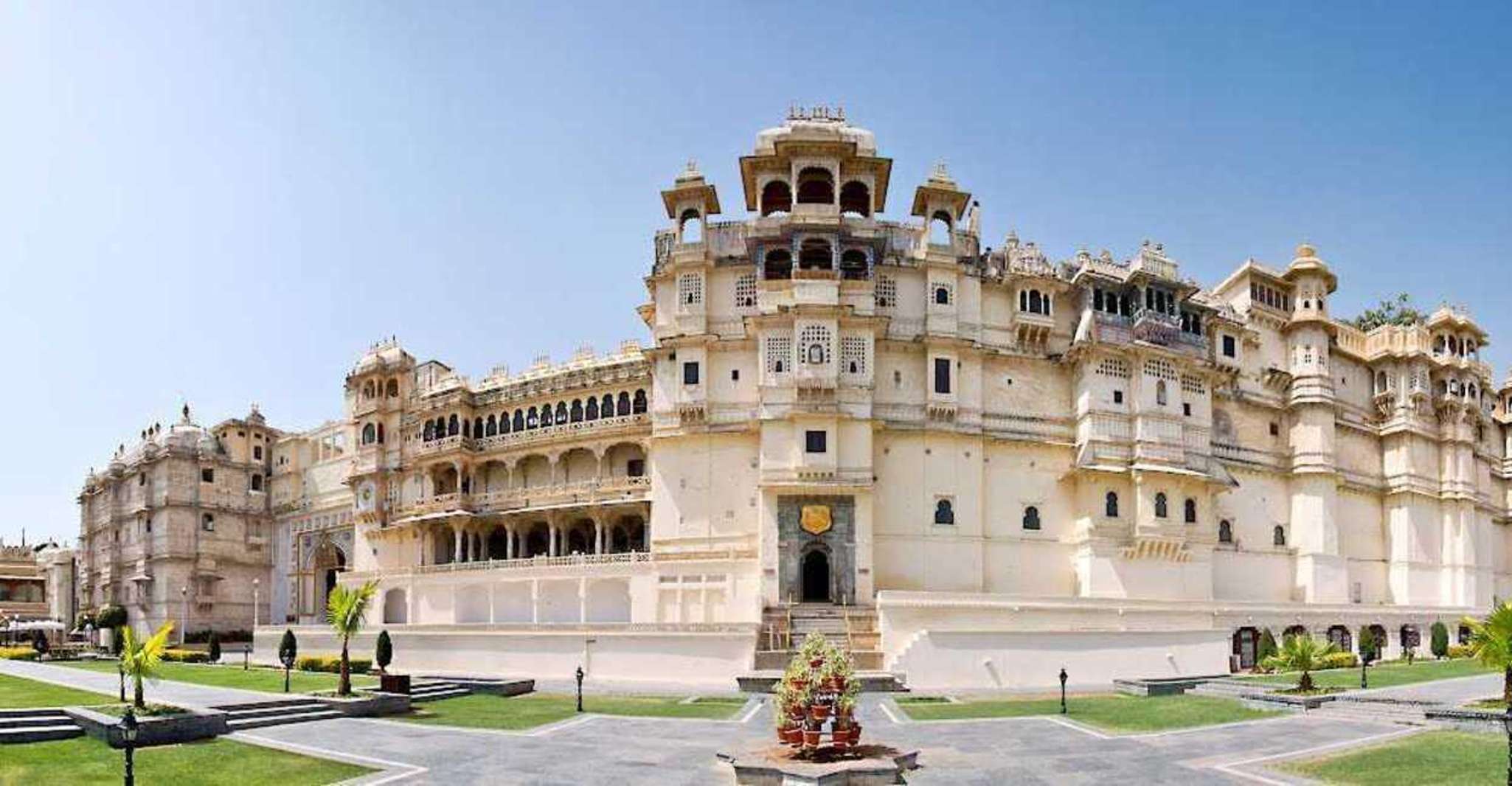 Udaipur, Palace of Udaipur & Jagdish Temple Walking Tour - Housity