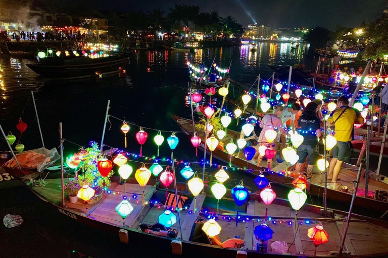 Hoi An: Tour gastronômico noturno com 7 degustações e passeio de barco