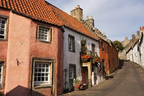 From Glasgow: Outlander Castles and The Scottish Countryside