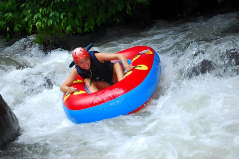 Ubud: Pakerisan Jungle River Tubing Abenteuer mit MittagessenTubing-Abenteuer mit Treffpunkt