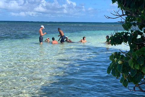 Escursione in barca alla Baignoire de Josephine e all'Ilet Chancel con pranzoGita in barca alla Baignoire de Josephine e all'Ilet Chancel con pranzo