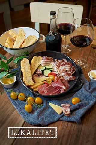 Pula: Istrian Wine, Prosciutto, and Cured Meats Tasting
