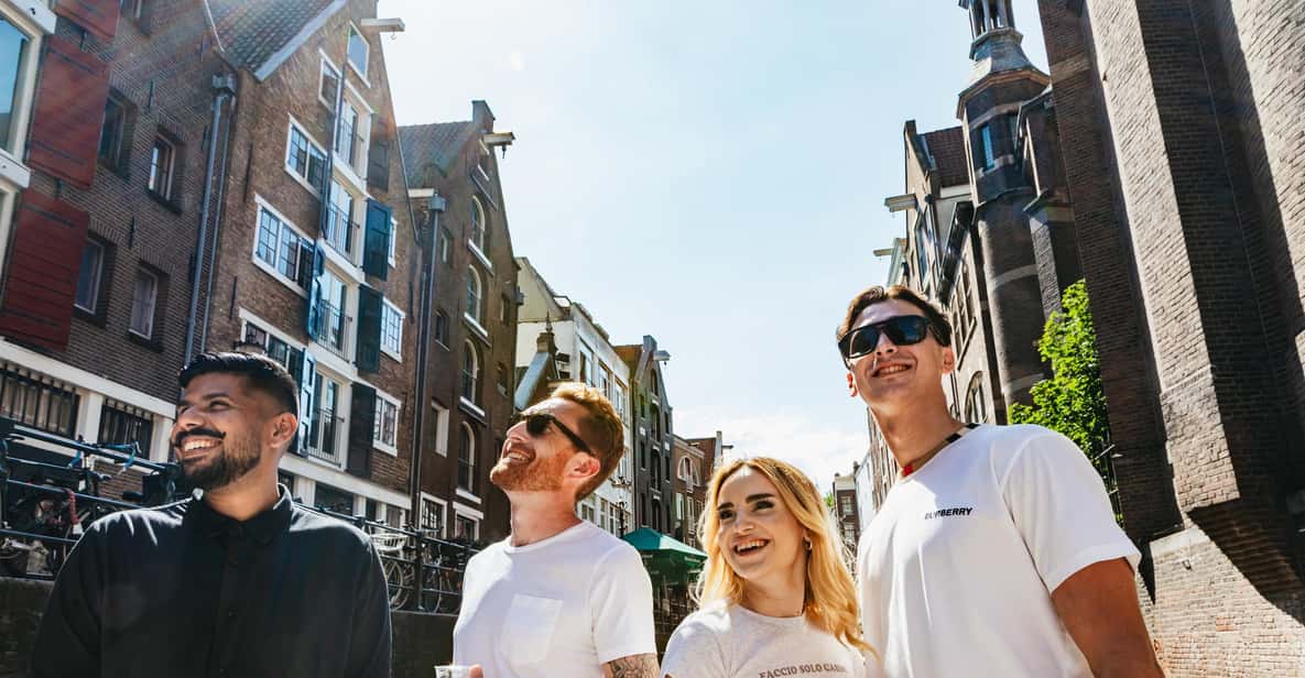 Afbeelding 14 van Amsterdam: Grachtenrondvaart in open boot met drankoptie