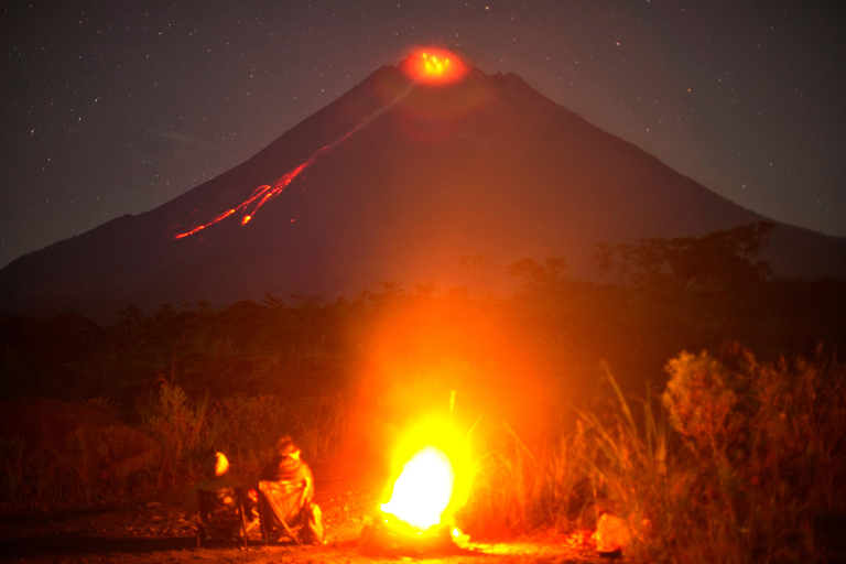 Yogyakarta: Merapi-berg avondtour met fotograafYogyakarta: Avondtour lavatour op de Merapi met een fotograaf