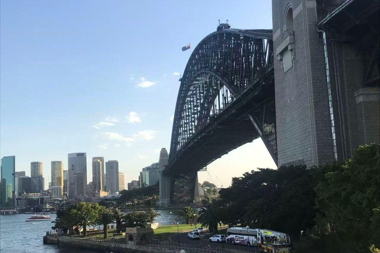 Sydney: Blue Mountains Day Tour, Scenic World & Leura