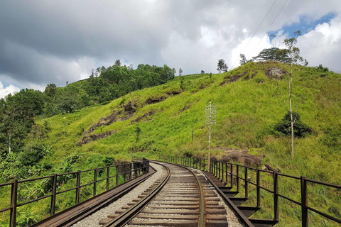 Demodara Railway Station to Ella Hotel TukTuk Transfer