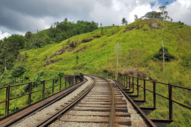 Demodara Railway Station to Ella Hotel TukTuk Transfer