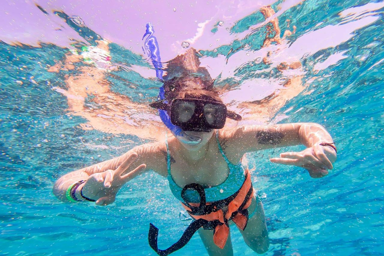 Cancun : Isla Mujeres All-Inclusive Catamaran avec prise en chargeCancun : Catamaran Isla Mujeres All-Inclusive avec prise en charge