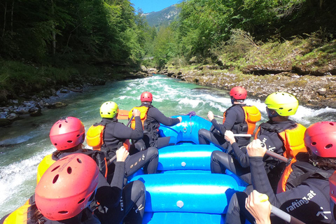 Excursão aventureira de rafting no Salza - pura ação de águas brancas!