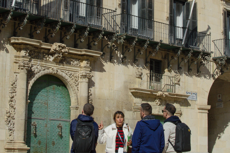 All Alicante with Castle, Market and Tapas. Semi-private tour