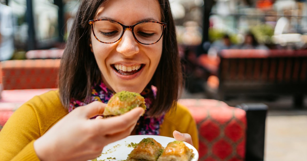 Sabores de Rethymno Degustación de los Tesoros de Creta GetYourGuide